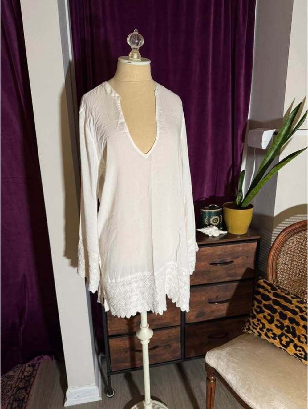 O'Neill coverup New! White S-Med $5 Wide Embroidered cuff and hem